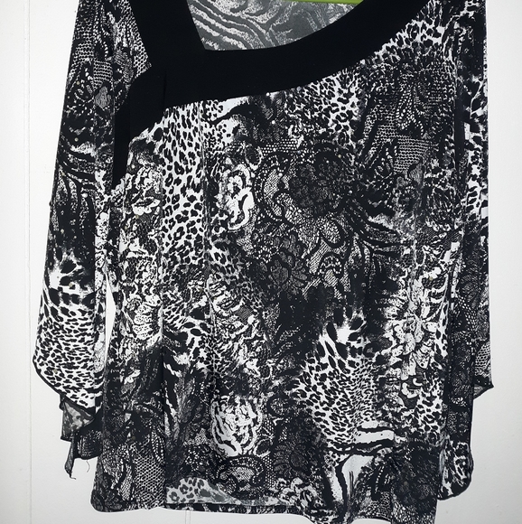 Black and white cheetah and lace patterned blouse - Picture 5 of 5